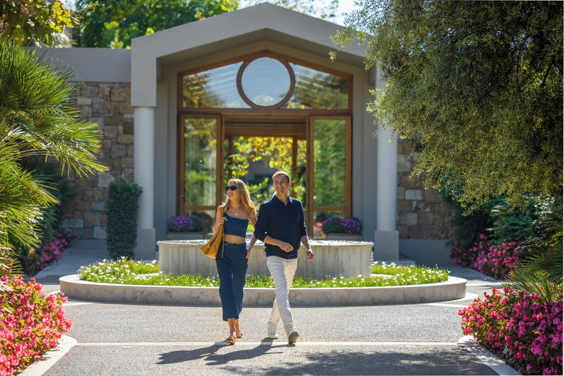 Tiara Holidays - Sani Asterias - entrance